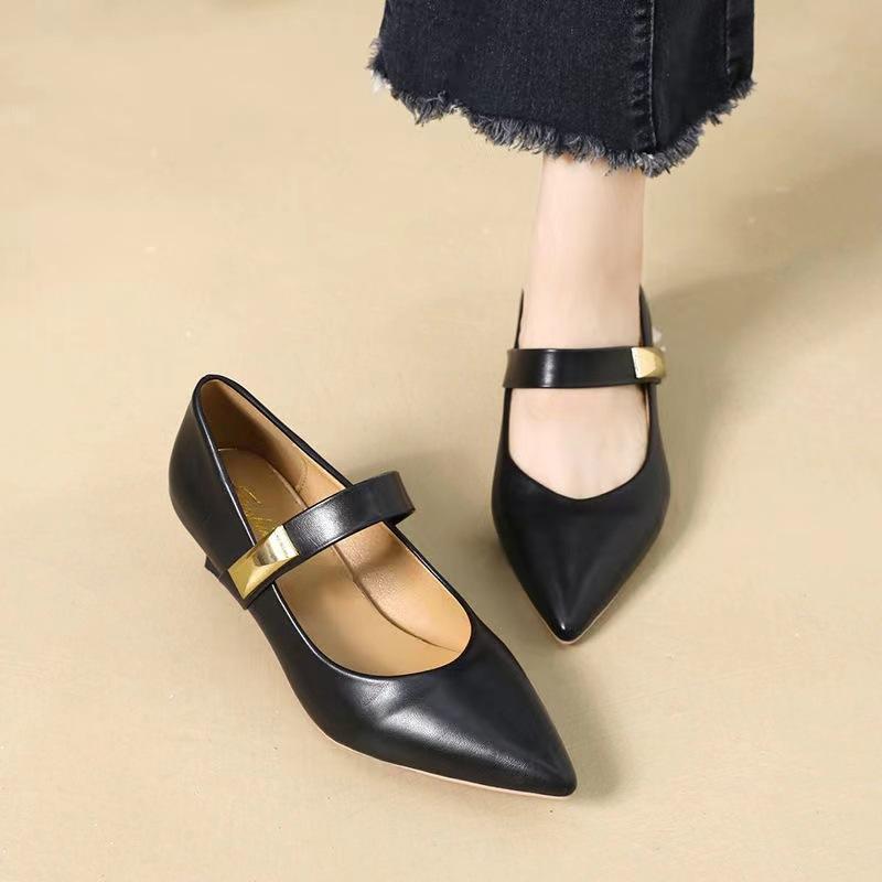 Модная темпераментная женская обувь с острым носком, неглубоким верхом, одинарная обувь, модная и универсальная металлическая отделка, туфли на тонком каблуке
