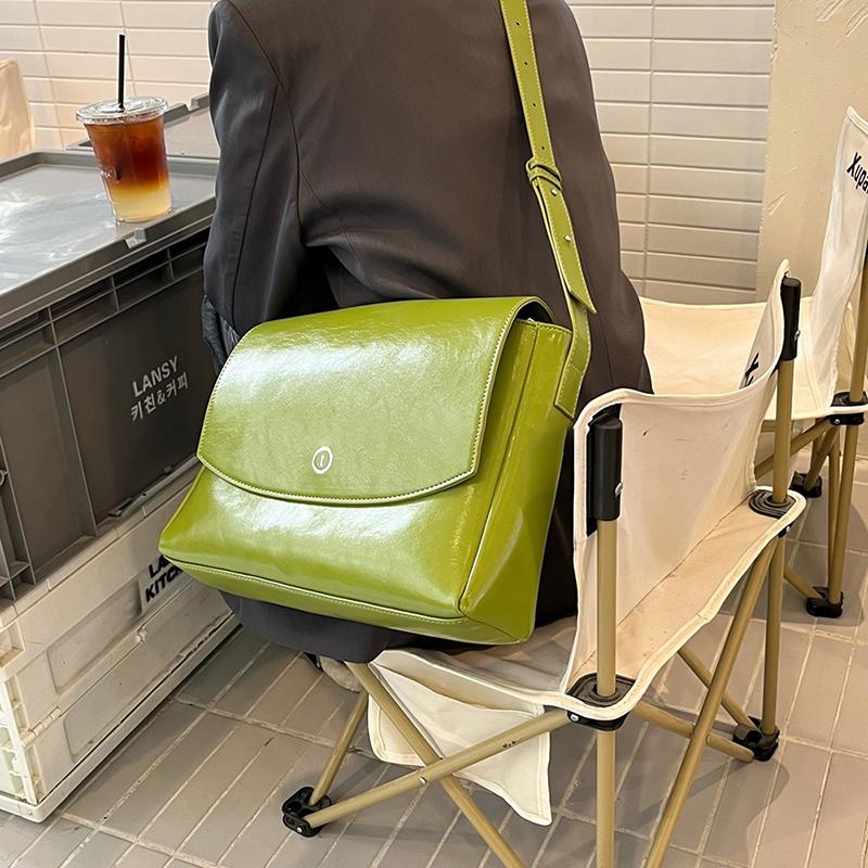High Quality Green Large Capacity Tote Bag Preppy Soft Student Commute Shoulder Bag Casual Simple Oil Wax Leather Crossbody Bag