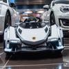 Детский электрический автомобиль-каталка на 4 колесах, игрушечный автомобиль с дистанционным управлением, 4WD, качающийся, аккумуляторный, для мальчиков и девочек