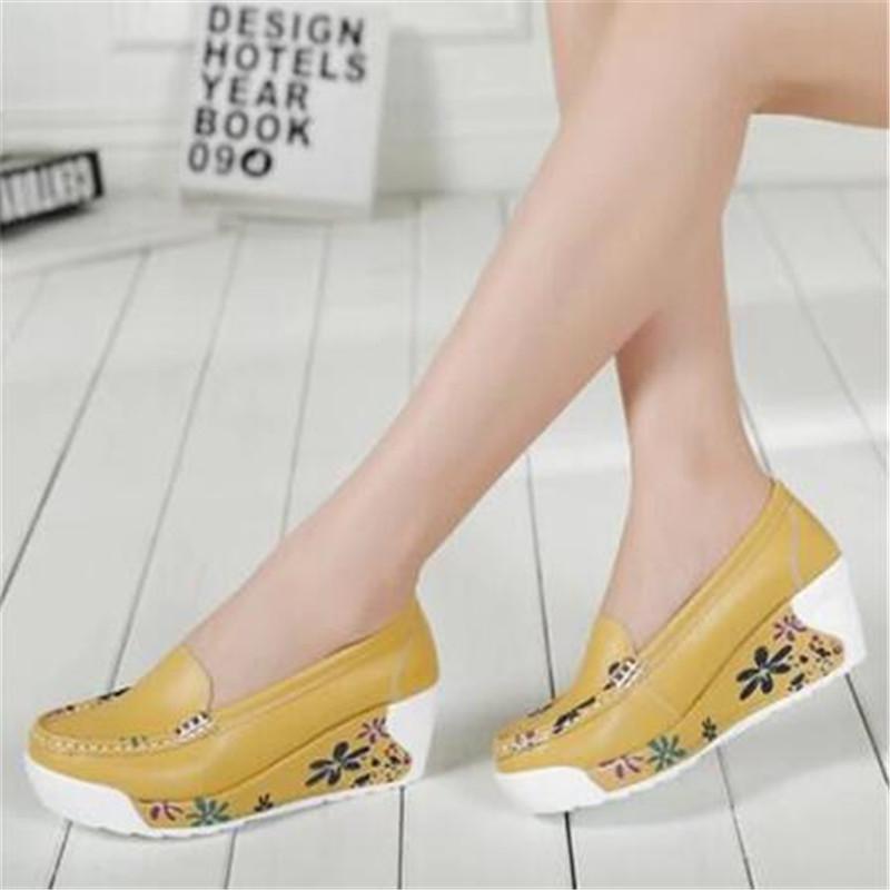 Осенняя женская обувь из натуральной кожи для медсестры, рабочие туфли, одинарные туфли на танкетке, женские кроссовки на платформе