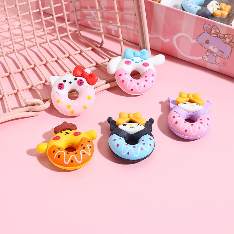 Стирательные резинки-пончики с персонажами Kuromi & Friends - Подарочный набор Sanrio