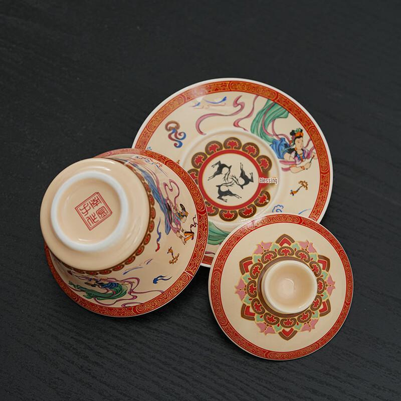 Дуньхуанская летящая фея, посеребренный гайвань