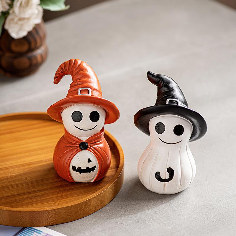 1pcs Creative Halloween Resin Figurines with Smiling Ghost Design Large Cute Ghost Statue for Festival Home Party Decoration
