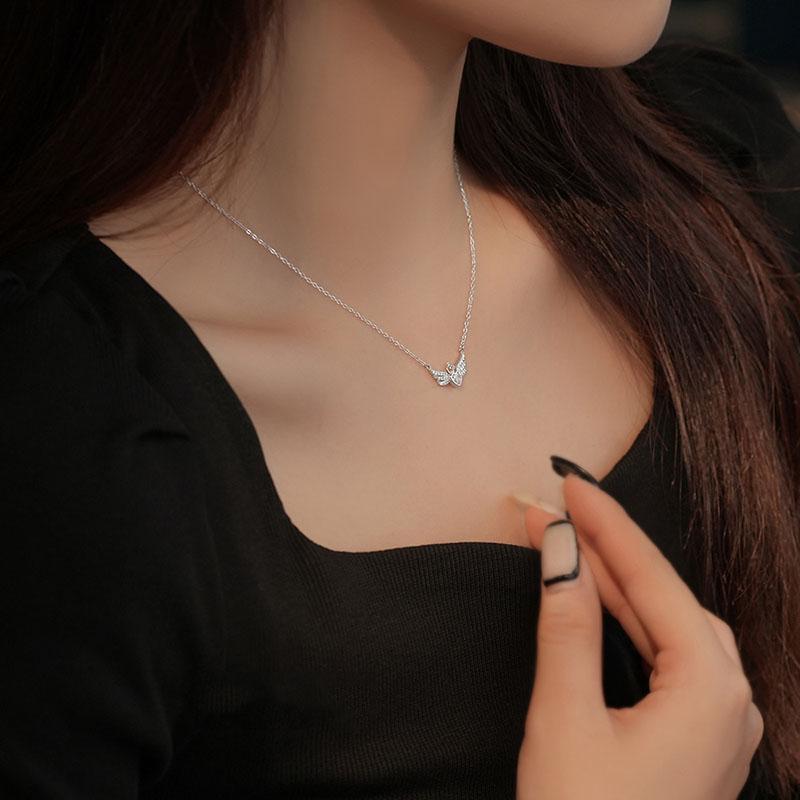 Jwer Vintage Gothic Heart Crown Angel Wings Pendant Necklace Women 'S Fashion Delicate Love Shaped Lockets Couple 'S Necklace