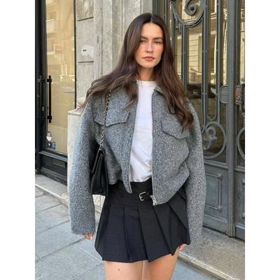 Женская серая куртка из короткого плюша, укороченная верхняя одежда с воротником-стойкой и застежкой-молнией спереди