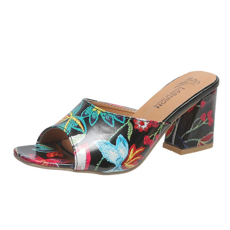 Европейские и американские босоножки на толстом каблуке с принтом 2024 года, новые сексуальные и простые тапочки с цветочным принтом и рыбьим ртом на высоком каблуке для девочек
