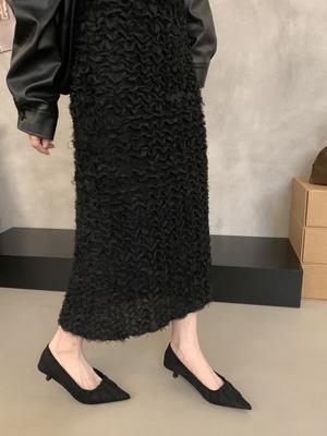 Французские туфли-лодочки на среднем каблуке, туфли с острым носком и плиссировкой, женская обувь 2025 лето, темпераментная замшевая черная обувь для работы