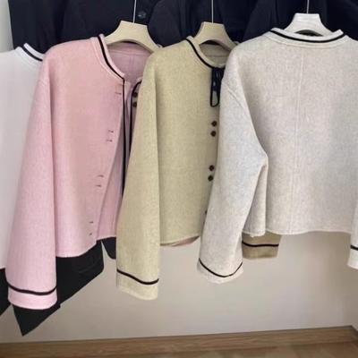 Двустороннее шерстяное пальто с милым бантом и контрастным цветом для женщин. Новый стиль, нежный стиль, свободное и облегающее шерстяное пальто для людей невысокого роста.