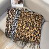 2024 Осень и зима Новый женский леопардовый принт классический имитация кашемира шарф пикантная девушка ретро толстый шарф теплая шаль