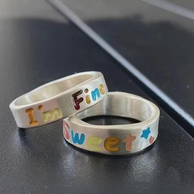 Кольцо с буквами цвета карамели, матовое, яркое, для пар — унисекс, шикарный, простой и модный дизайн