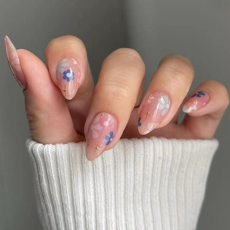 Small fresh flower nail art piece Wear nail removable, nail patch short almond nail almond fake nail