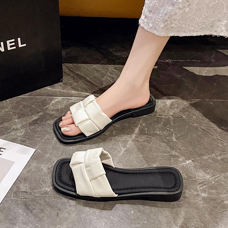 Красивые классные тапочки, женская летняя одежда, модная и универсальная юбка 2025, новая фея, французская плоская пляжная обувь