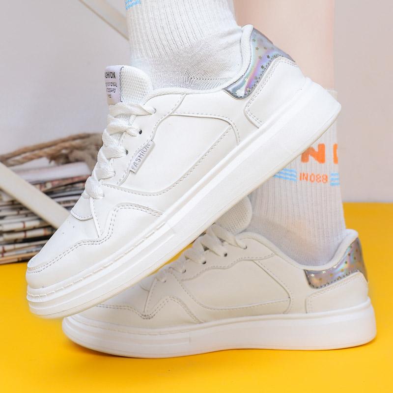 2026 Women's Sports Shoes Campus Shoes Trend Lightweight Soft Soled Board Shoes Women's Thick Soled White Shoes
