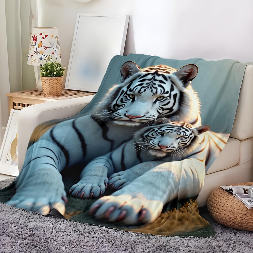 Luxurious White Tiger Print Fleece Blanket - Ultra-Soft Polyester All-Season Bedspread with HD Digital Tiger Design, Plush