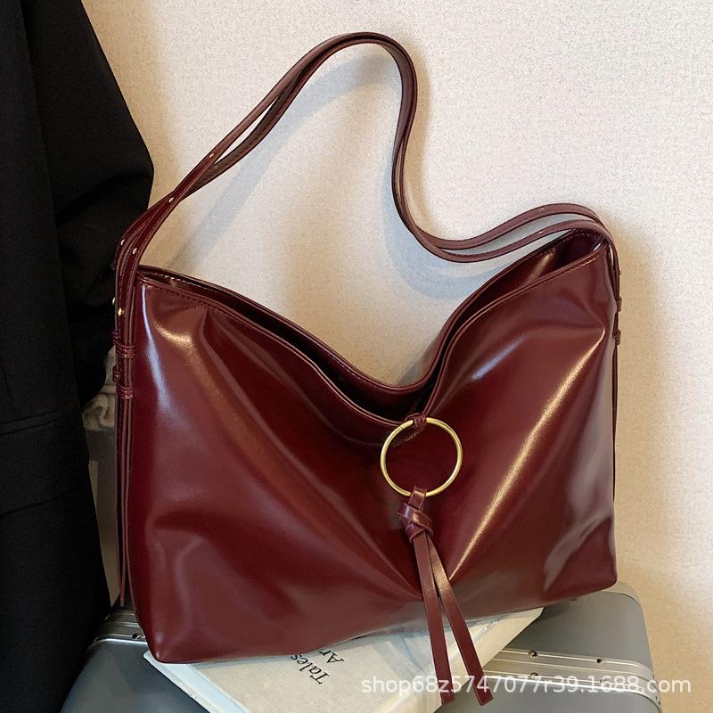 Fashion Bag Women's New Trendy High-end Commuter Tote Bag Versatile Shoulder Bag Niche Design Armpit Crossbody Bag