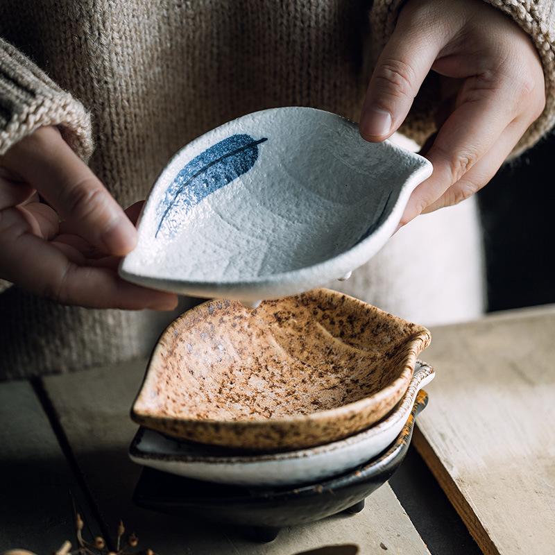 Japanese-Style Ceramic Leaf-Shaped Dish Household Sauce Dipping Sauce Dish Seasoning Saucer Creative Pickles Cold Dish