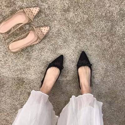 Женские сандалии с плоским носком и низким каблуком из сетчатой ткани, дышащие, с бантом, модные летние сандалии с острым носком и пряжкой для женщин