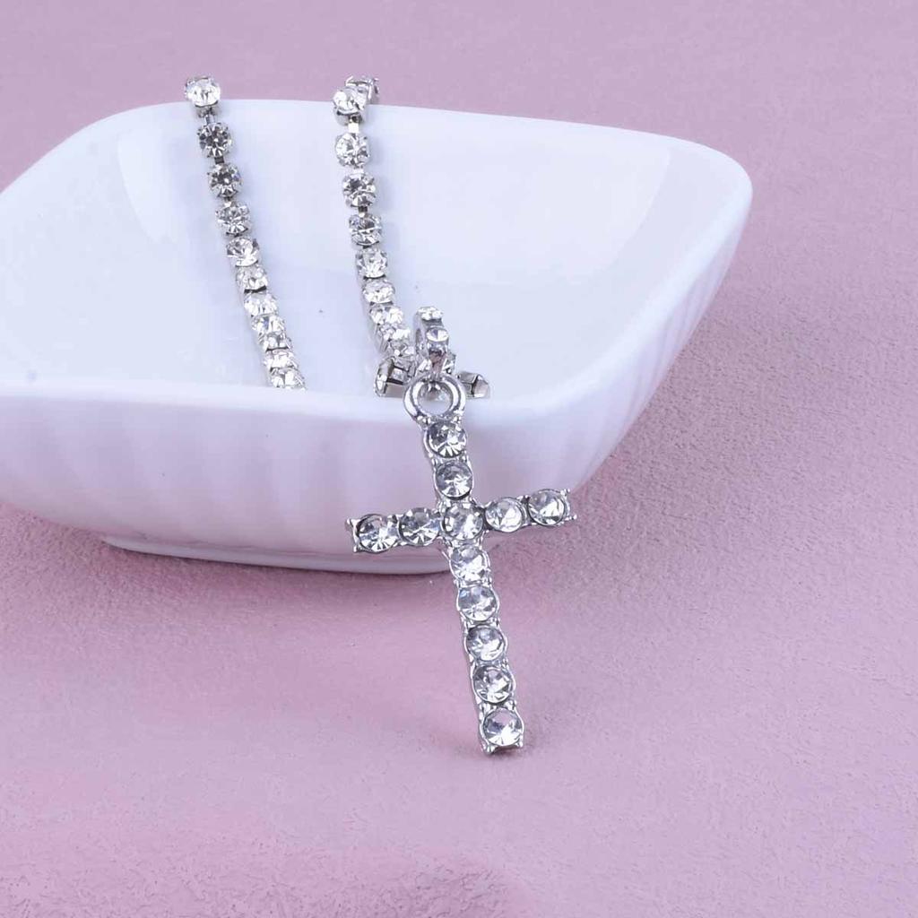 Accessories, personalized creative and simple style jewelry, short collarbone necklace full of diamond crosses