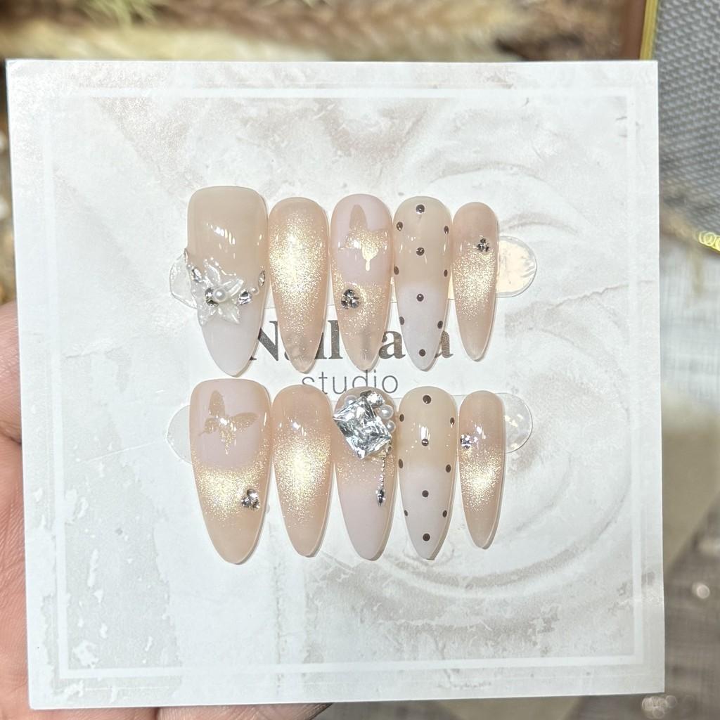Handmade Press On Nail French Gentle Sweet Nude Cat Eye Hollowed-out Butterfly Diamond Long Pointed Oval Fake Nail Patch Artificial Nail Reusable
