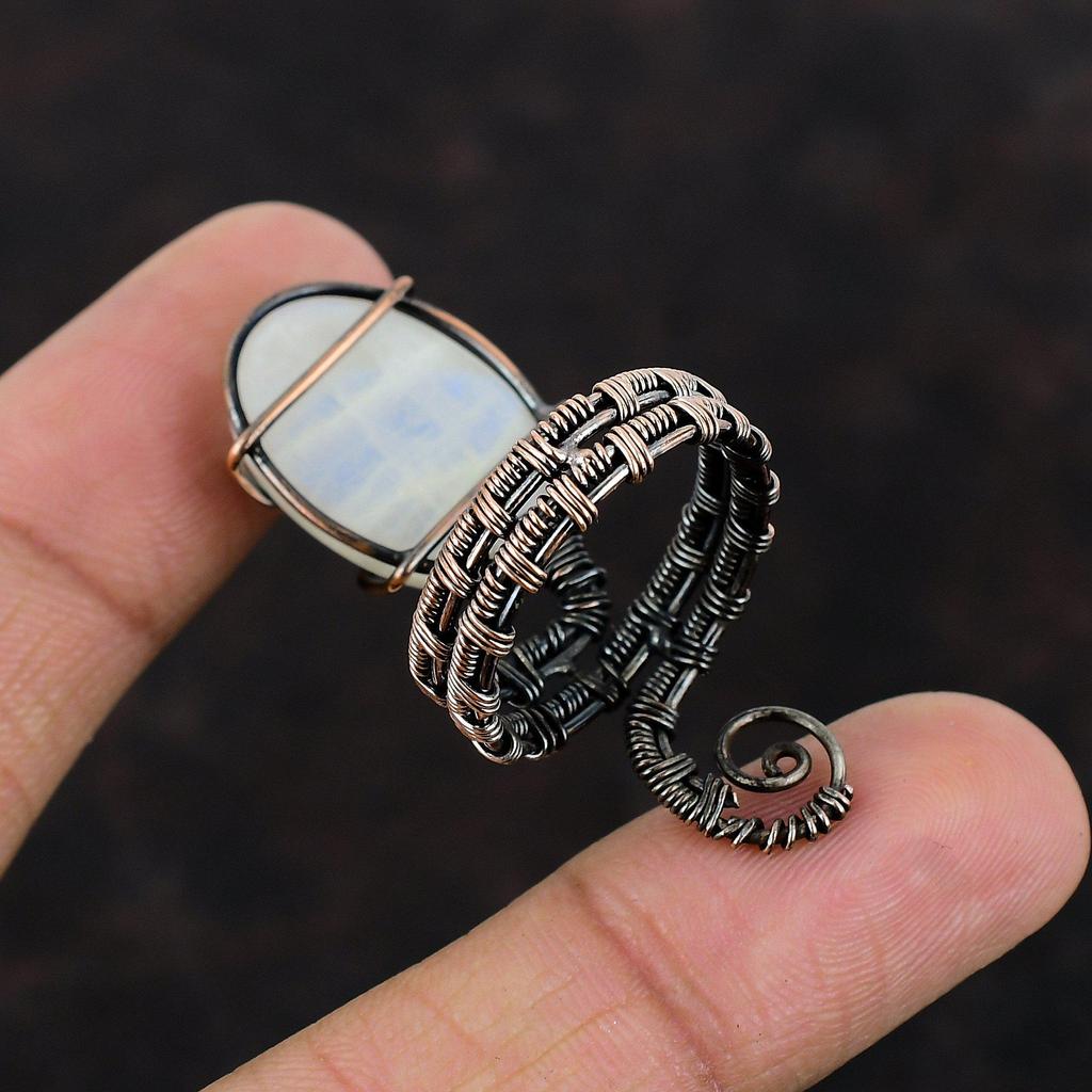 Кольцо с радужным лунным камнем Медная проволока Кольцо с драгоценным камнем Регулируемое кольцо Медные украшения ручной работы Дизайнерское кольцо для подарка Ювелирные изделия в проволочной упаковке