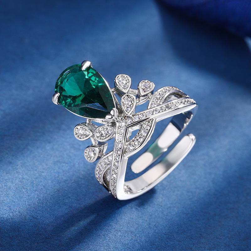 Jewelry Copper Bottom Gold-Plated Retro Simulation Color Treasure Red Corundum Design Crown Ring Women 8 * 12