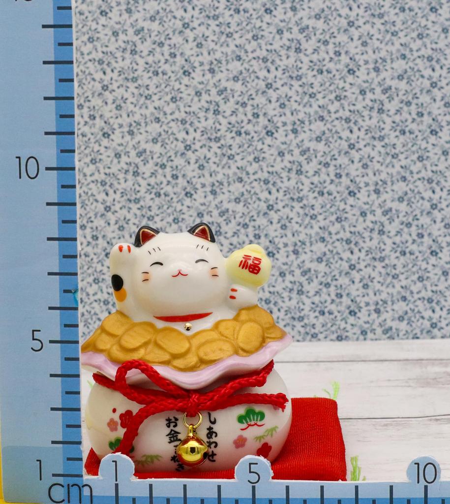 Фарфоровая статуэтка Манеки-неко Якуси Килн Энманхо (с наклейкой удачи)