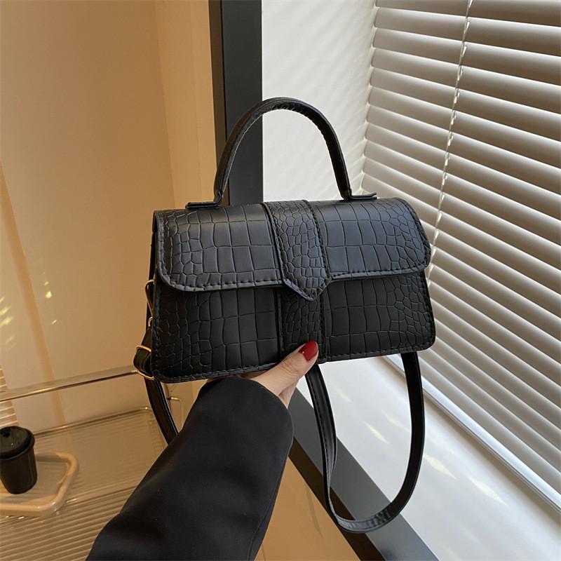 Chic Retro Style Casual Shoulder Crossbody Bag For Women Perfect For Everyday Use