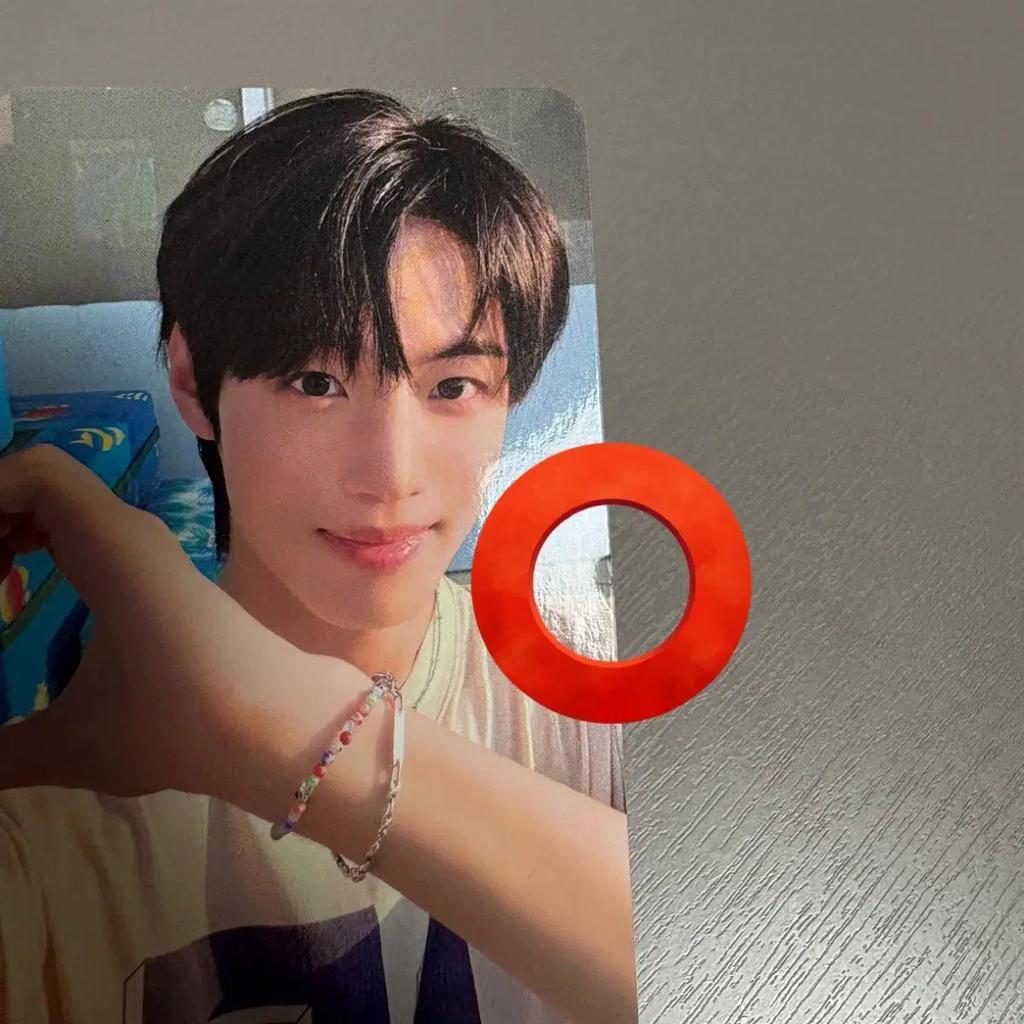 IDID Витрина, которая сама по себе сверкает, Поке