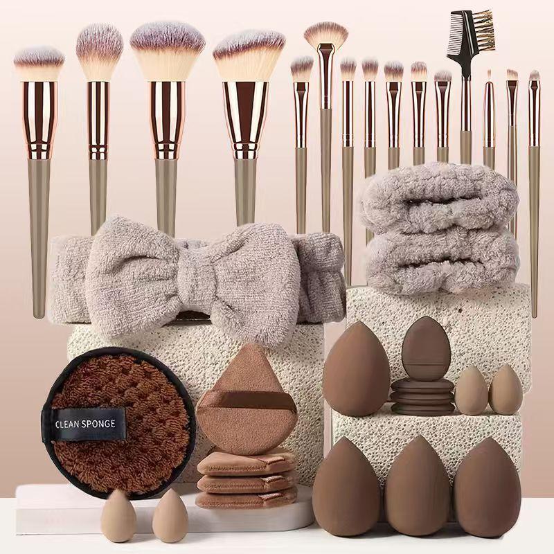 Makeup Brush and Cleansing Puff Set: 68-Piece Beauty Tool Kit