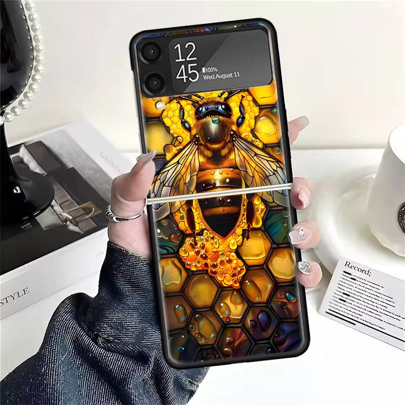 Bee Keeping Honey Animal Cases For Samsung Galaxy Z Flip 4 5 6 7 3 Z Flip7 Flip6 Flip4 Flip5 Flip3 5G Hard Shockproof Fundas Cov