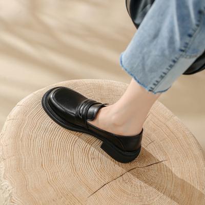 Повседневная обувь из кожи на низком каблуке, новые туфли-лодочки с низким верхом и открытым подъемом на все сезоны, черные ленивые туфли на одной педали, балетки на квадратном каблуке.