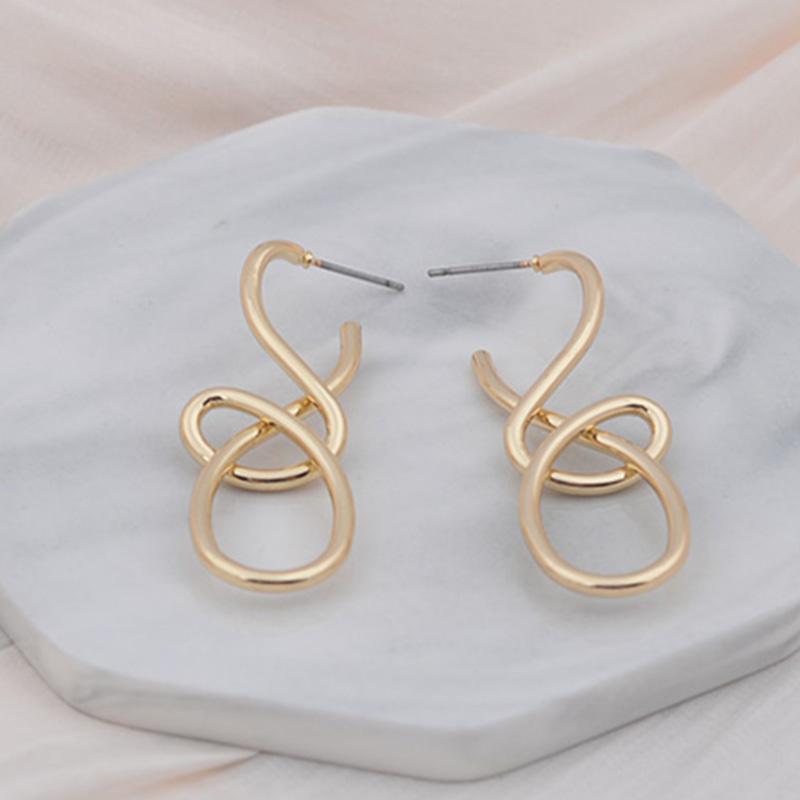 Полые нерегулярные витые завязанные серьги-гвоздики, уникальный дизайн, минимальзитовые серьги, женские вечерние украшения для ушей