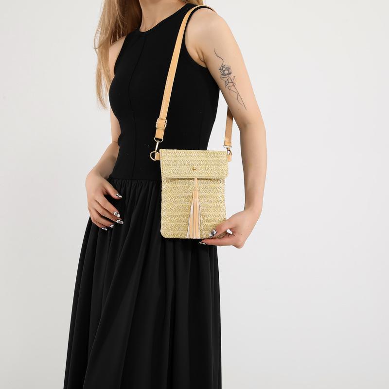 Mobile Phone Bag Fashion Small Square Bag Ethnic Style Fringed Shoulder Bag Textured Straw Woven Messenger Bag