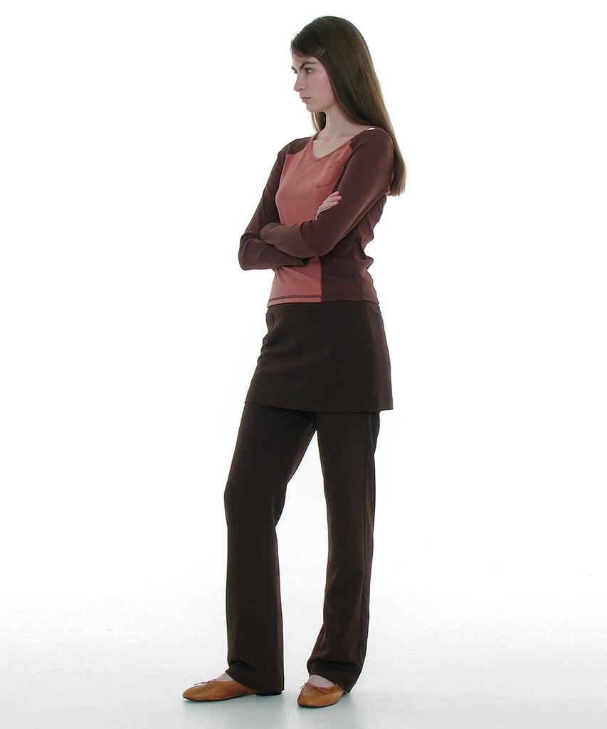 PARTIMENTO WOMEN Cut-Out V-Neck Colorblock Long Sleeve Tee_Brick
