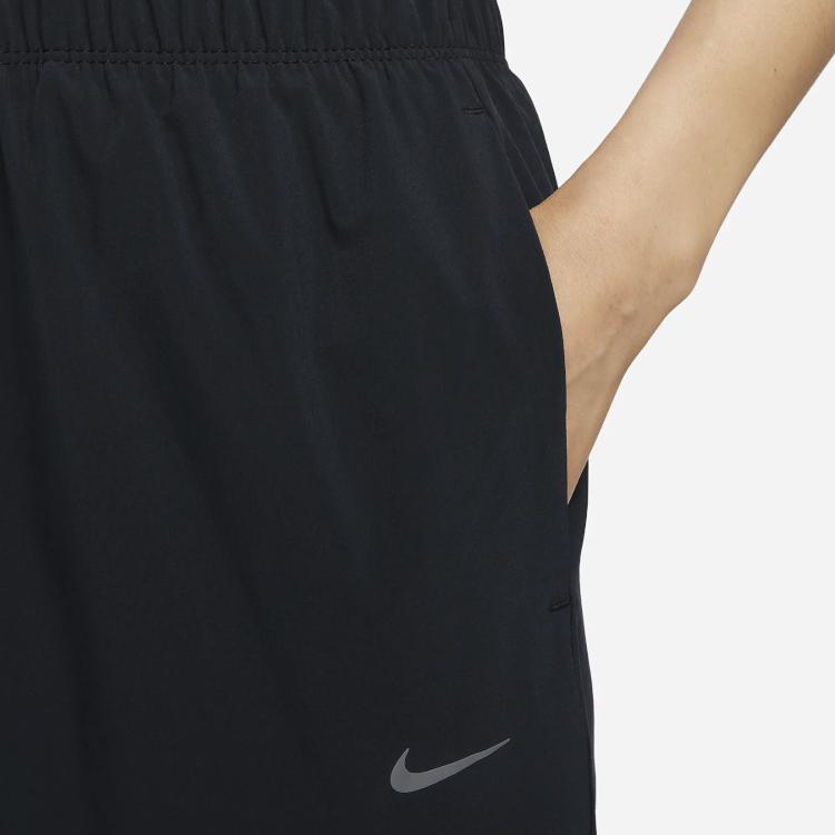 Nike Укороченные повседневные брюки прямого кроя со средней посадкой и логотипом, женские брюки черного цвета FB7030-010
