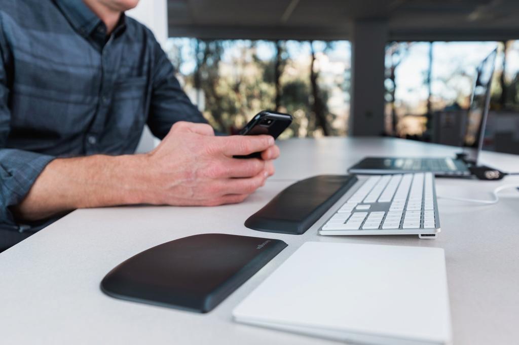 Kensington Подставка для запястья ErgoSoft для клавиатуры K52801JP (компактный)