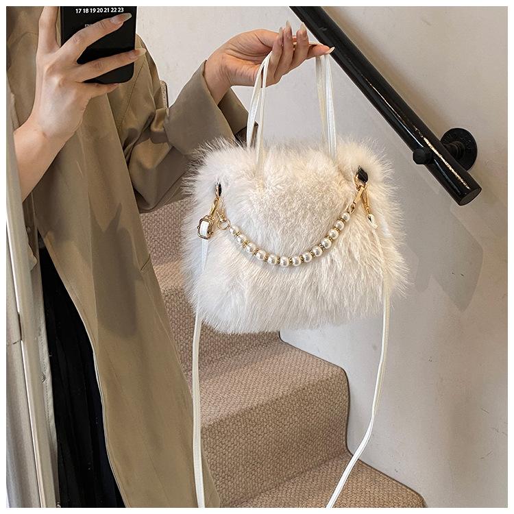 2025 Autumn and Winter New Plush Handbag Fashion Pearl Chain Messenger Bag High Value Small Square Bag