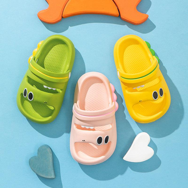 Динозавр классные тапочки мальчики и девочки летние новые пляжные туфли милые мультяшные одноклассники с мягкой подошвой дырявые туфли для мальчиков и девочек