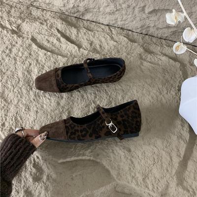 Внутренняя часть с леопардовым принтом, женские туфли-лодочки 2024 года, осень-зима, новые квадратные туфли из кожи с пряжкой в одно слово, французское ретро-стиль Мэри Джейн