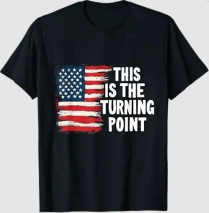 Это футболка The Turning Point Tee с флагом США, унисекс