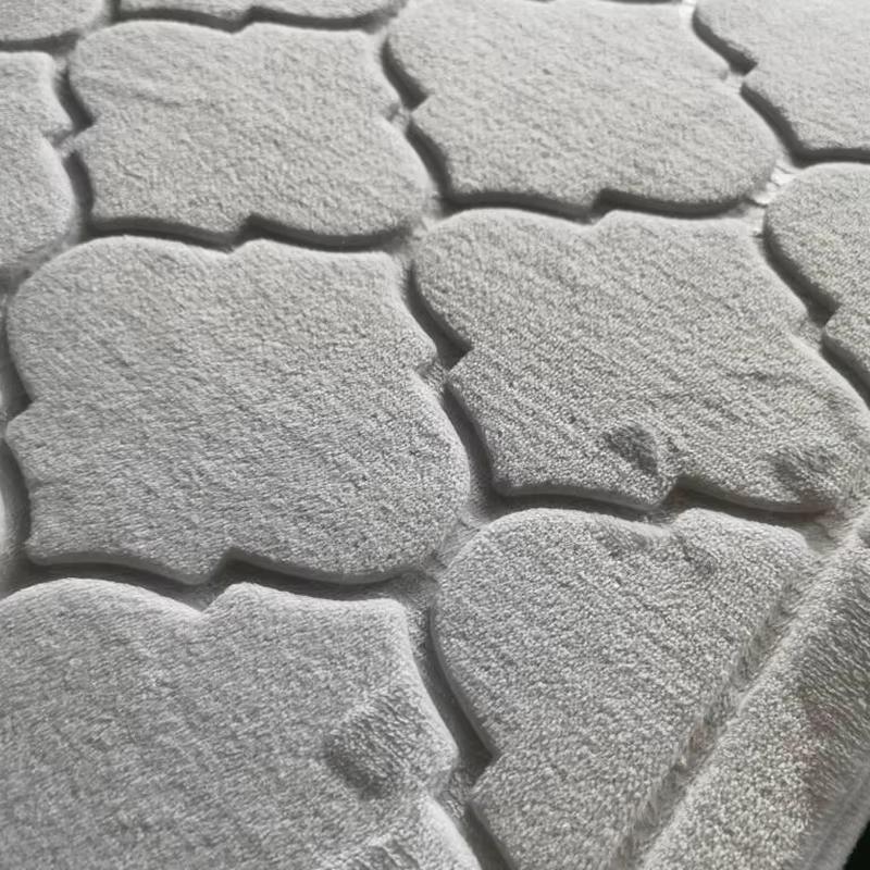 Soft Worship Kneel Travel Prayer Rug Non-slip Prayer Mat Flannel Carpet for Muslim Ramadan Embossing Floor Carpets Portable