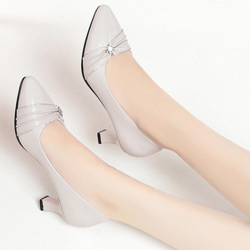 Новые женские туфли из мягкой кожи с острым носком на высоком каблуке для мам среднего возраста на весну и осень с неглубоким носком из кожи