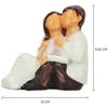 Расписанные вручную небольшие статуи сидящей романтической пары | Красивый декор для дома из смолы (Упаковка из 1 шт., белого и коричневого цвета)