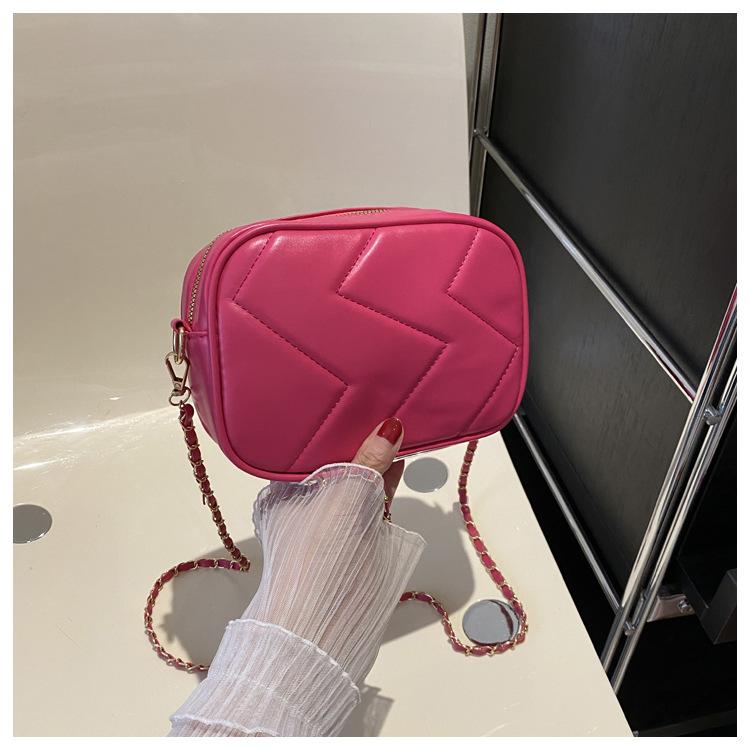 Однотонная повседневная осенняя повседневная 2025 новая модная простая вышивка нитью трендовая цепочка кроссбоди на плечо маленькая квадратная женская сумка