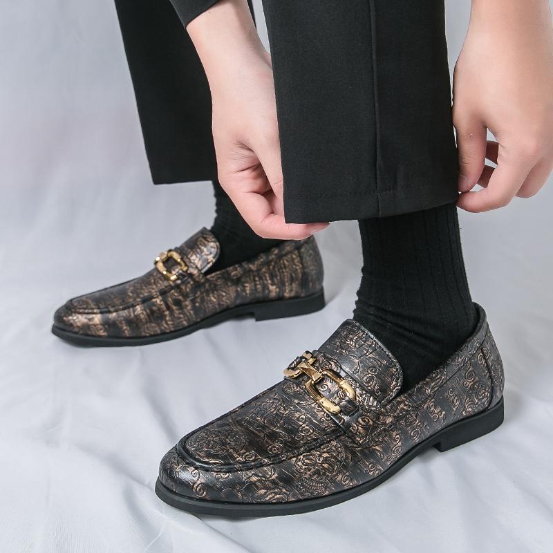 Fashion Fashion Designer Men's Pointed Metal Button Wedding Shoes Male Print Pattern Loafers Formal Dress Footwear Zapatos Hombre