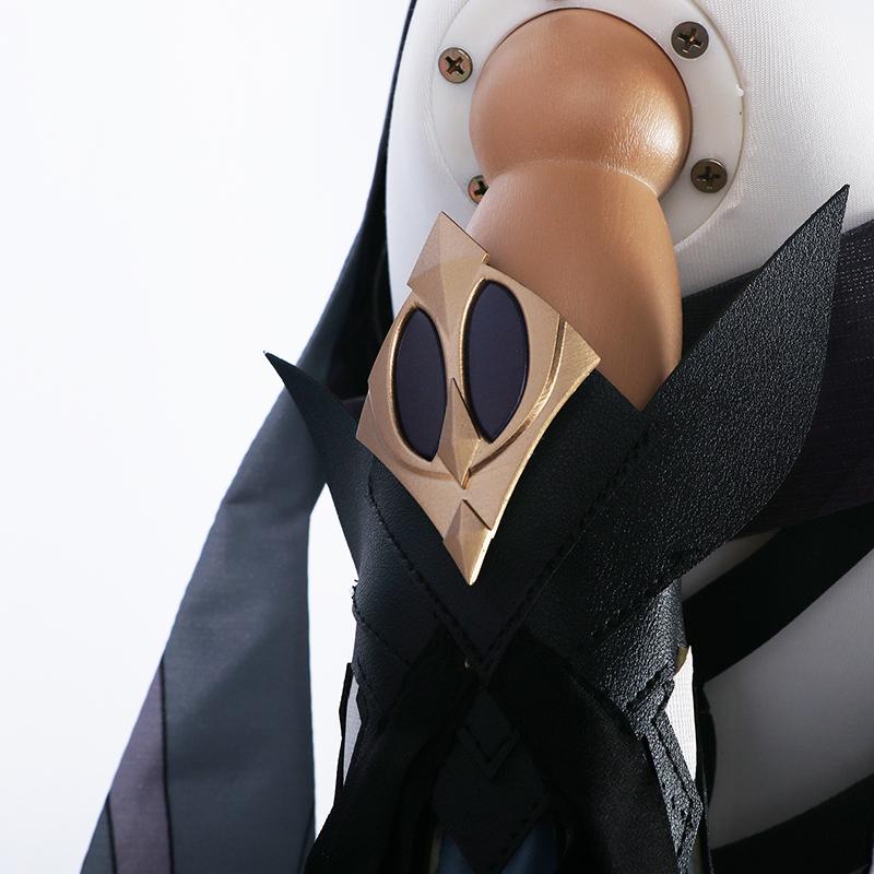 Исир Скирк играет косплея Мастера Тартальи в игре The Skirk Косплей