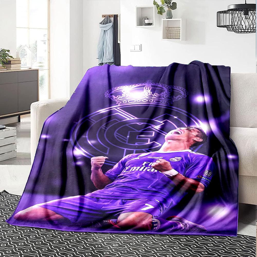 Dynamic Soccer Legend Blanket Soft Warm Cozy Suitable for Livingroom Seaside Bed All-Season Use Digital Print