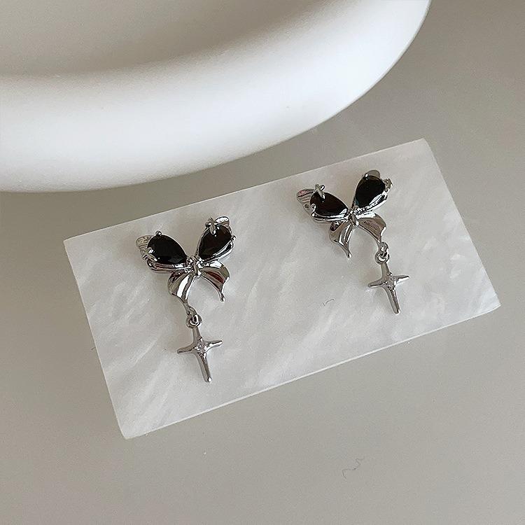 Exquisite Black Crystal Heart Dangle Earrings for Women Charm Lava Shining Star Long Tassel Earrings Fashion Jewelry Accessories