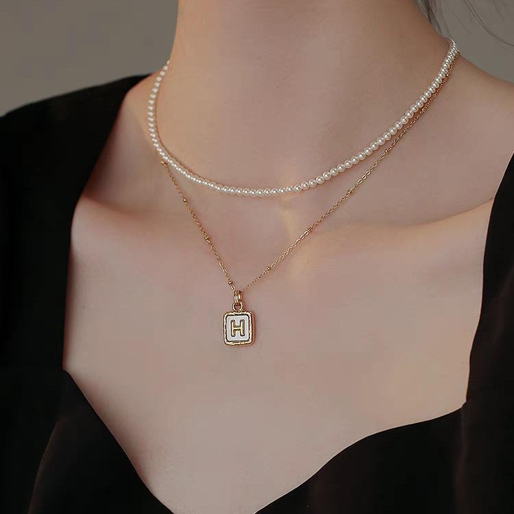 Light luxury inlaid letter H necklace women's personality fashion high sense collarbone chain tide