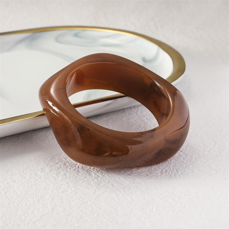 Vintage Brown Coffee Irregular Acrylic Resin Chunky Bangles for Women Goth Punk Geometric Bracelets Couple Friendship Jewelry